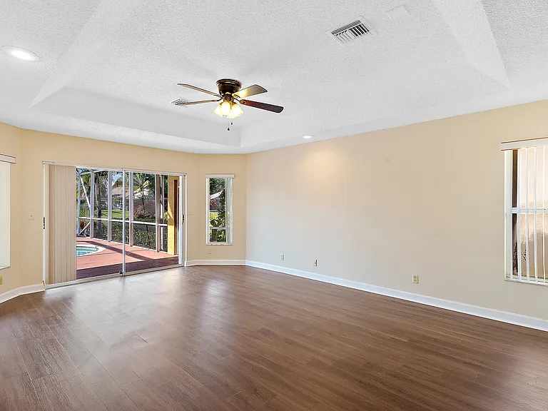 6051 NW 60th Ave — Photo 10