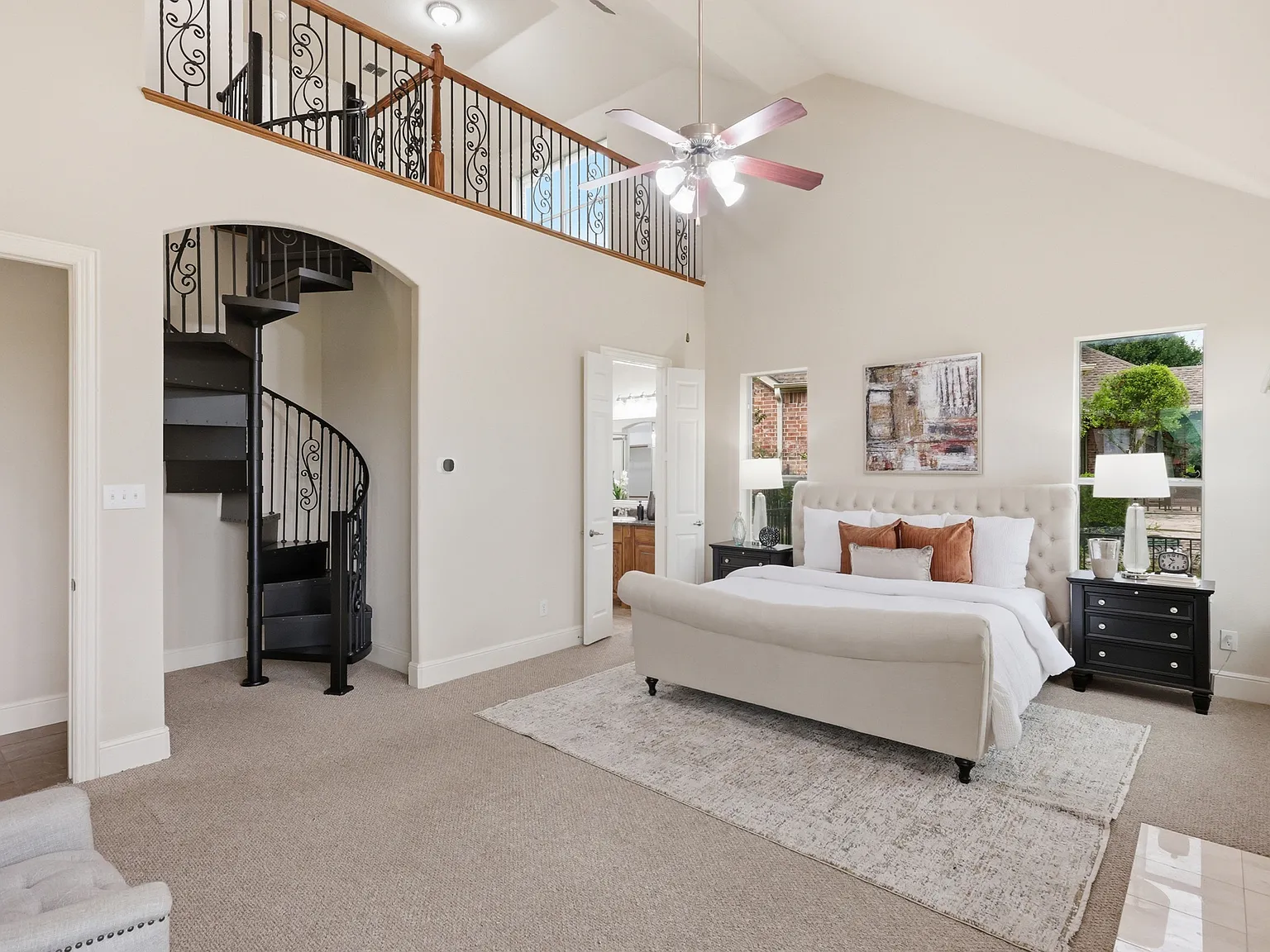 5 bed, 5442 sqft, $5,750 — Photo 4