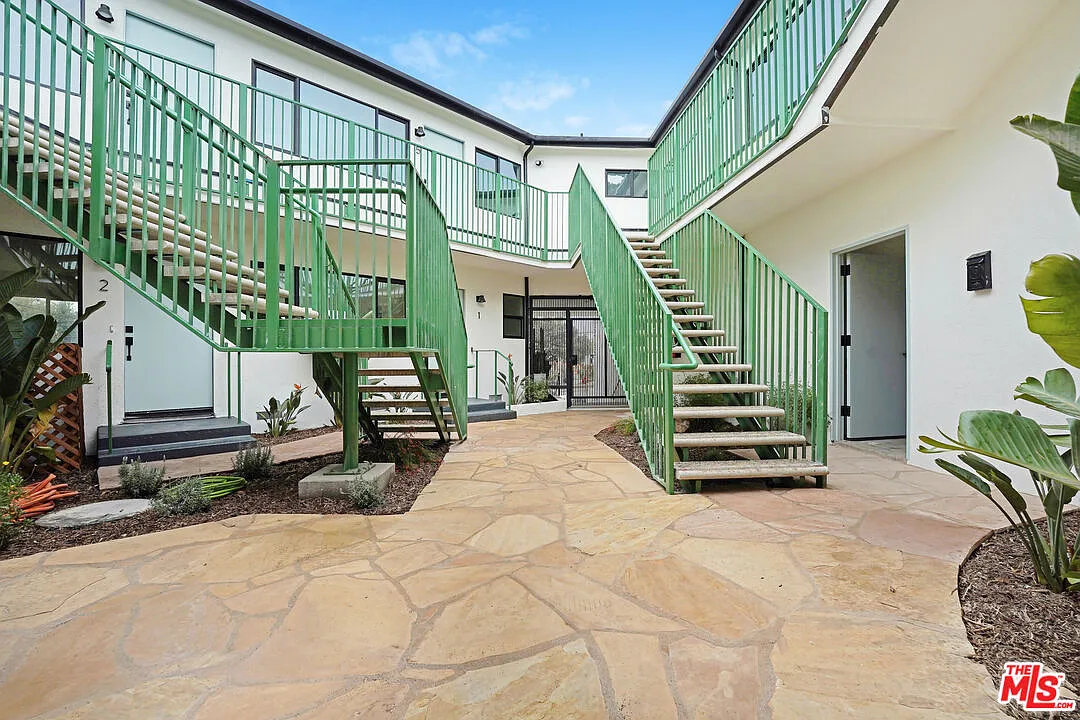 1 bed, 1.0 bath, 520 sqft, $3,700 — Photo 2