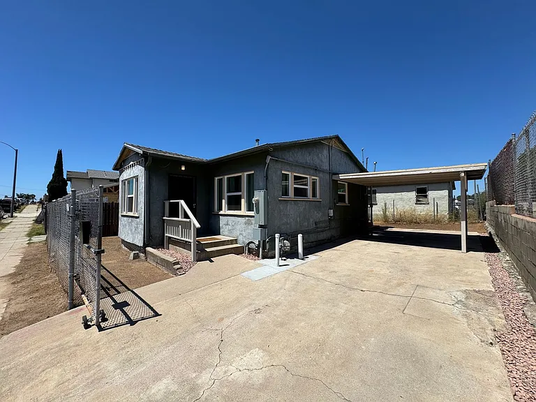3766 Teak St — Photo 2