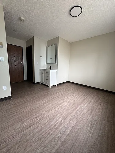 706 6th Ave S #104 Photo 1