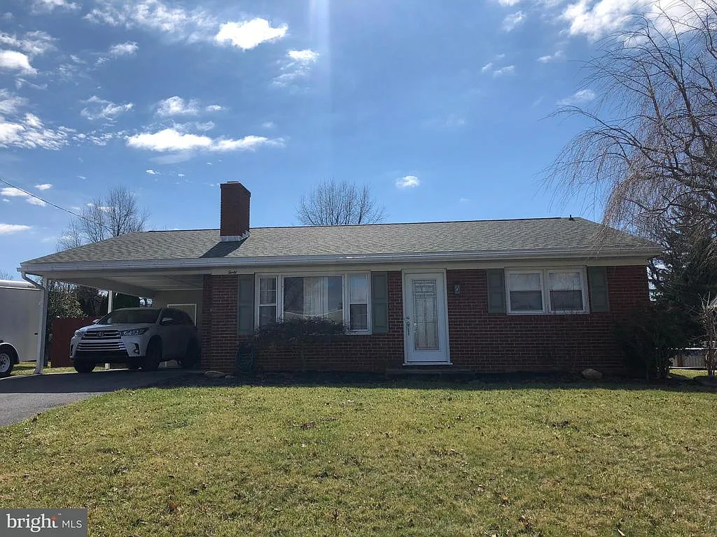 40 Reynolds Ave photo 1
