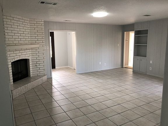 5th image of 1015 Louise Dr