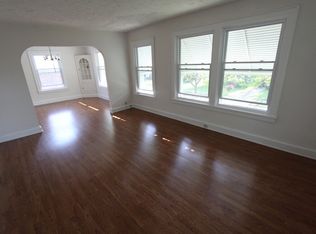 2363 Ashurst Rd, University Heights, OH 44118