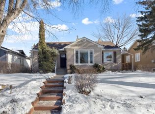 1628 W 9th St NW, Calgary, AB T2M3L4