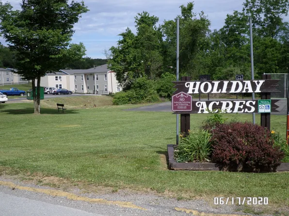 324 Mitchell Dr #324, Latrobe, PA 15650