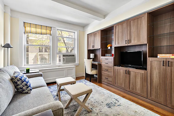 Rented by Compass | media 27