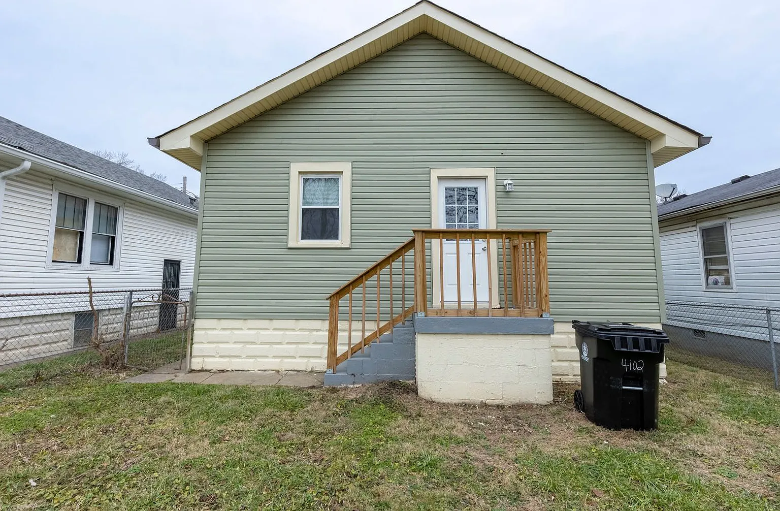 4102 Sunset Avenue (Chickasaw) — Photo 3