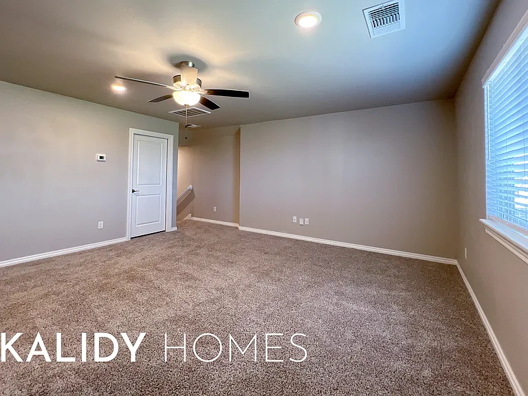 3324 Lola Ct — Photo 39