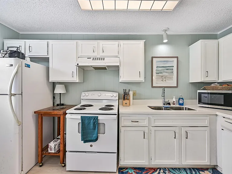 16904 Beachcomber Dr — Photo 17