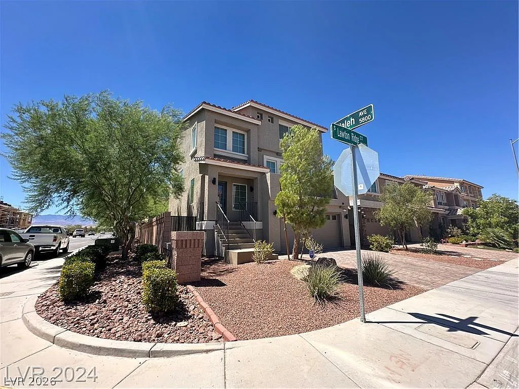 4 bed, 3.5 bath, 2444 sqft, $2,900 — Photo 3