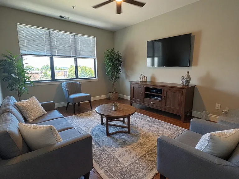 4400 Manchester Ave — Photo 36