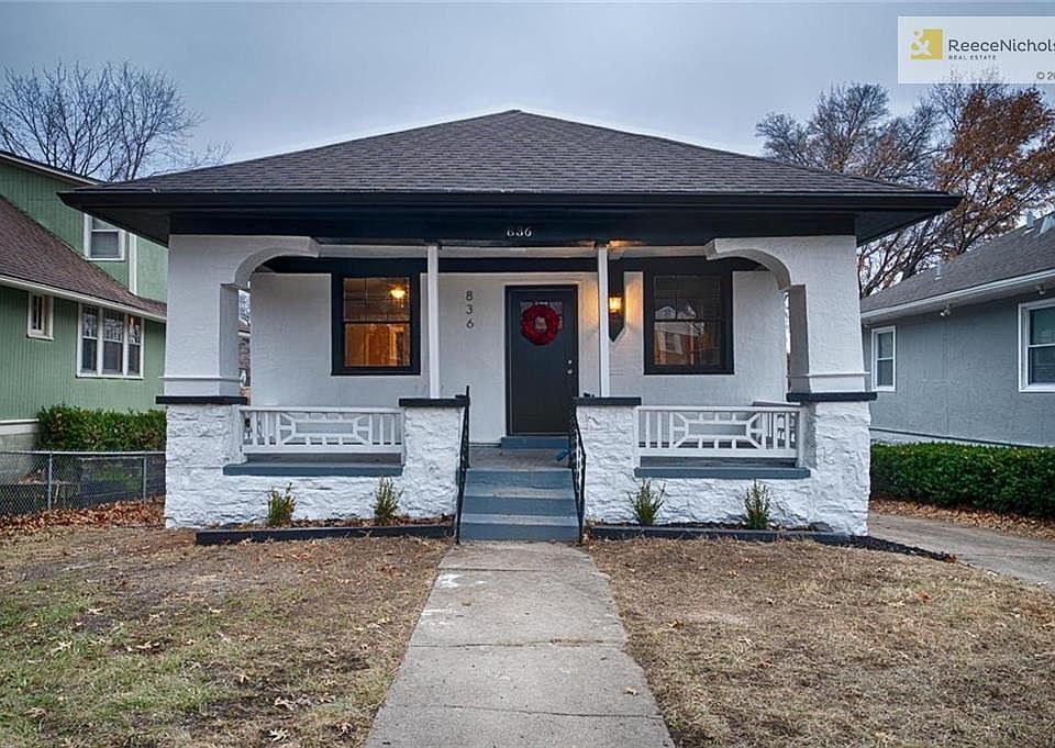 Black & White Bungalow Beauty