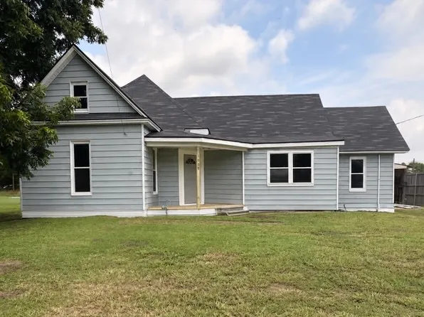 1008 W 12th St, Bonham, TX 75418