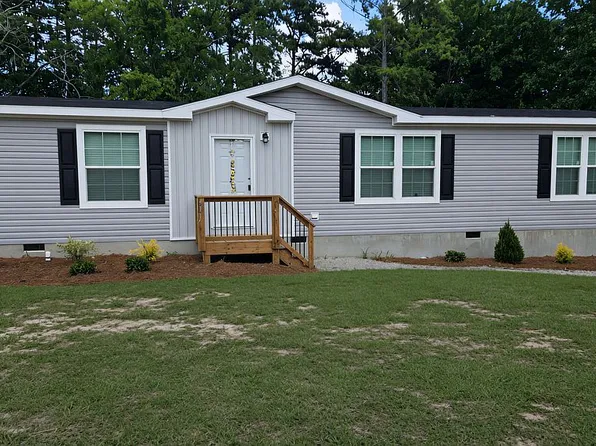 5717 Franklin St, Hope Mills, NC 28348