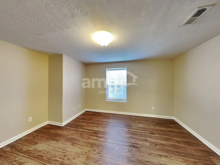 300 Water Ridge Ct — Photo 18
