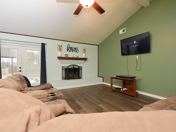 3rd image of 271 Amistad Rd