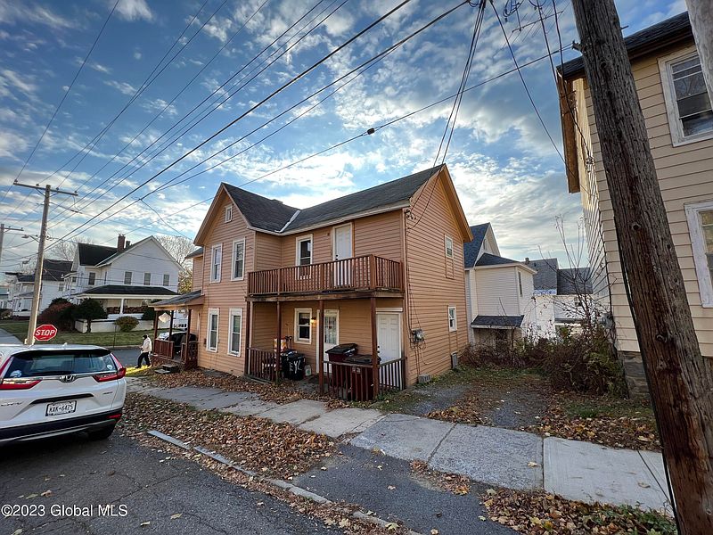 3rd image of 27 4th Avenue
