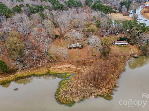 3rd image of 104 River Lake Way