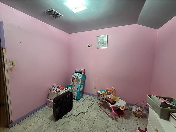 3rd image of 3807 Debeney Dr