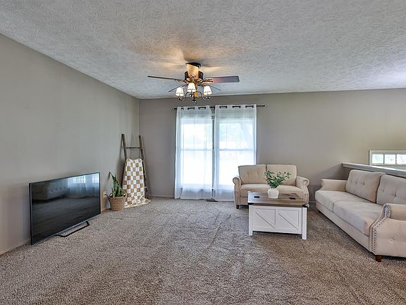 5th image of 231 Hartshorn Dr