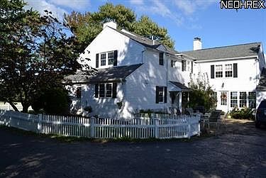 3rd image of 2766 Mount Pleasant St NW