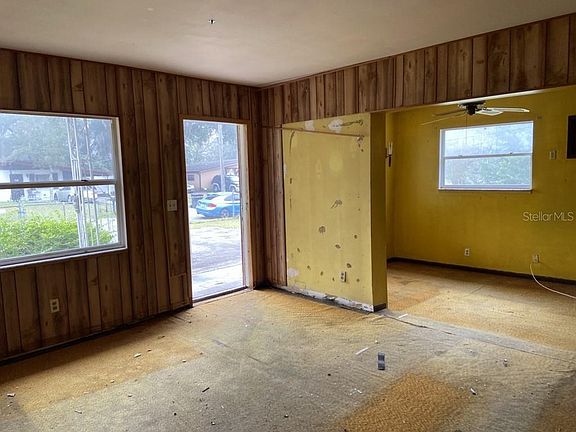 2nd image of 307 Papaya Dr