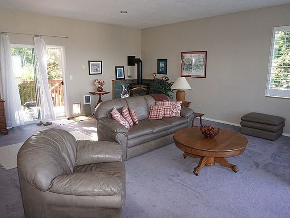 4th image of 4642 NW Pacific Ct