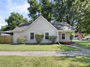 803 S Ash St, Ottawa, KS 66067