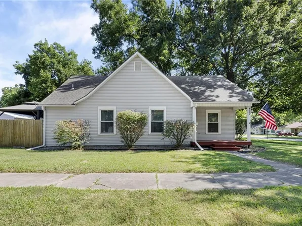 803 S Ash St, Ottawa, KS 66067