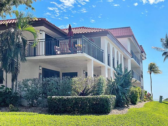 2nd image of 1001 W Ocean Dr #2206