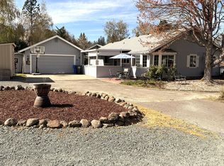 2200 Mayfield Dr, Grants Pass, OR 97527