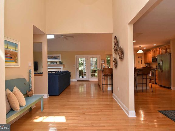 4th image of 127 Kings Creek Cir