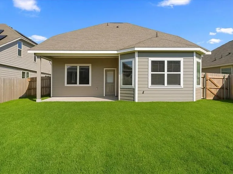 9945 Flying Wing Way — Photo 2