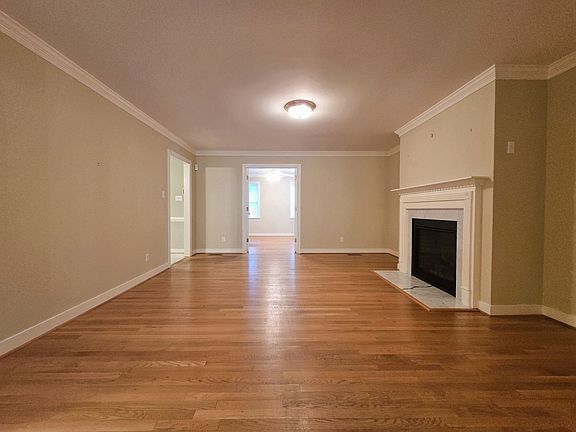 3rd image of 4206 Tweedsmuir Rd
