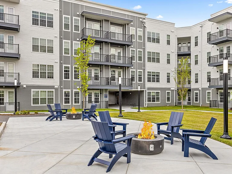 Borough 33 Apartments — Photo 15