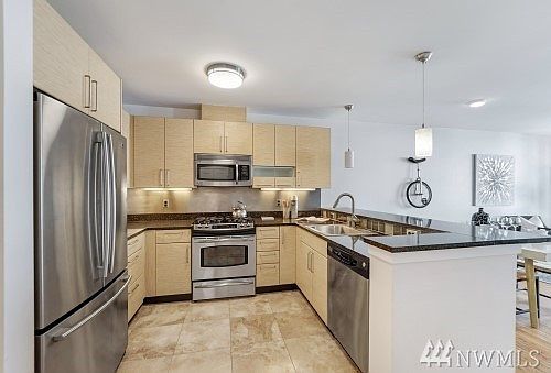 4th image of 1530 NW Market St Unit 609