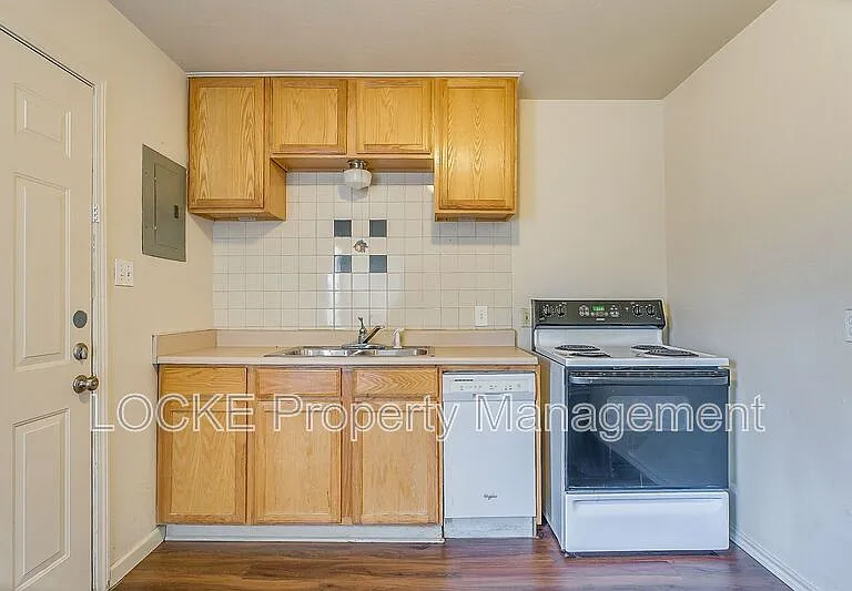 3421 S University Dr #D — Photo 7