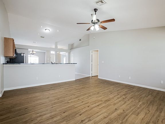 5th image of 1103 SW 40th Ter