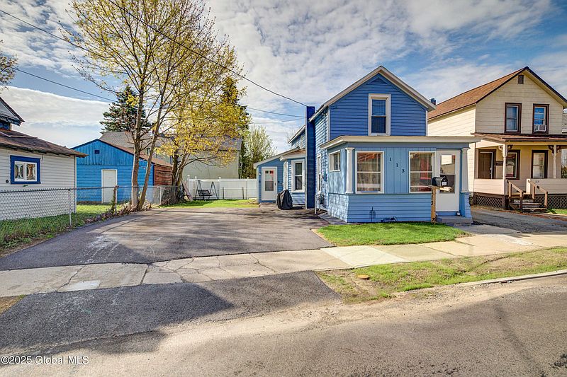 2nd image of 113 W 8th Avenue