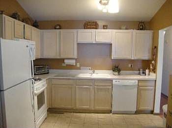2nd image of 803 E Victoria Cir