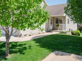 922 Meadow Ct, Altoona, IA 50009