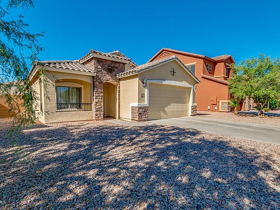 2nd image of 1221 E Prickly Pear St