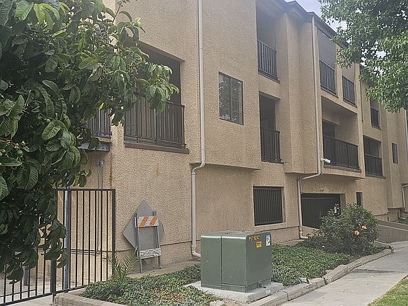 2nd image of 248 E Buckthorn St APT 6