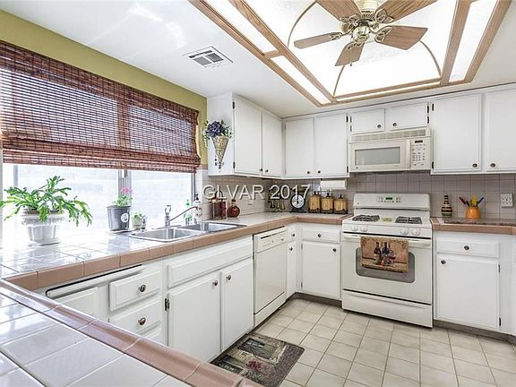 5th image of 729 Brick Dr
