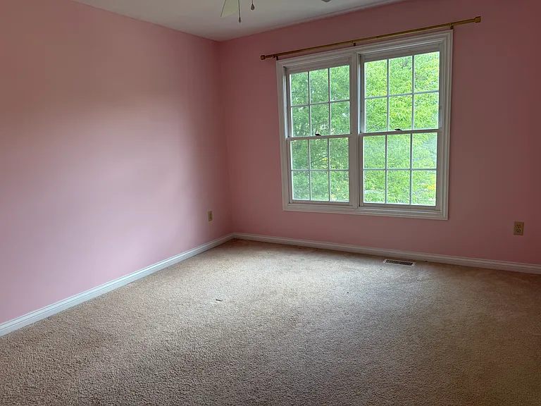 678 Union Dr — Photo 28