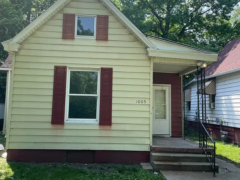 1005 S 16th St — Photo 1