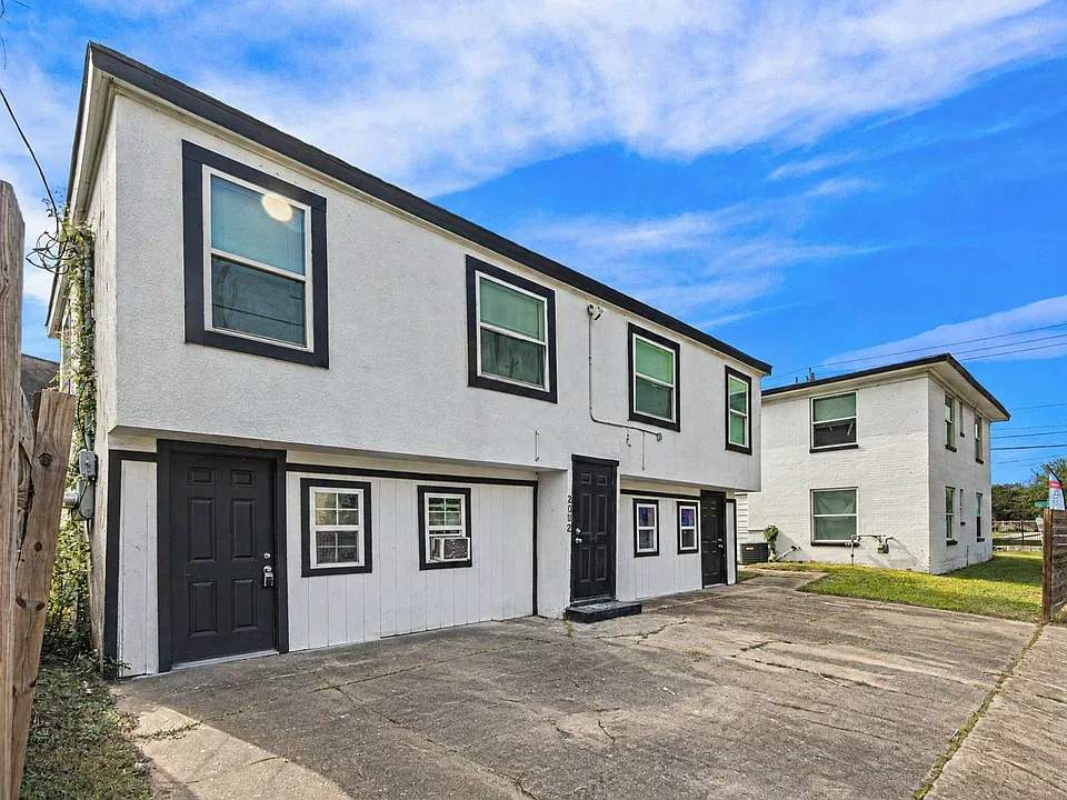 2002 Barbee St #7