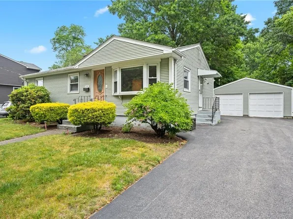 225 Francis Ave, North Providence, RI 02904