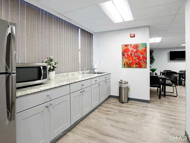 44 Strawberry Hill Ave #7D — Photo 30